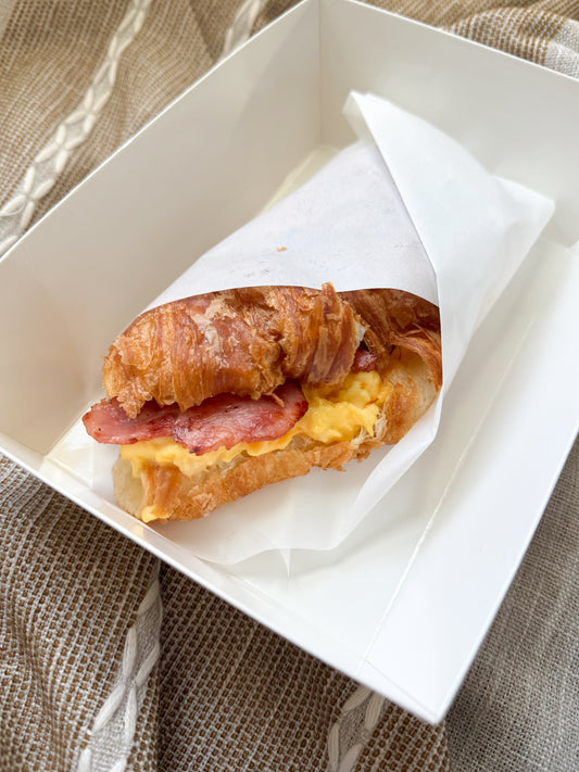 Croissant sandwichTurkey/Egg/Cheese